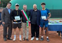 Internazionali ITF “Città di Santa Croce”: Simone Massellani riporta sul trono l’Italia, dopo undici anni è delirio tricolore! Titolo storico per il piemontese dopo il trionfo di Pellegrino nel 2015. Nel femminile vittoria di Perricard