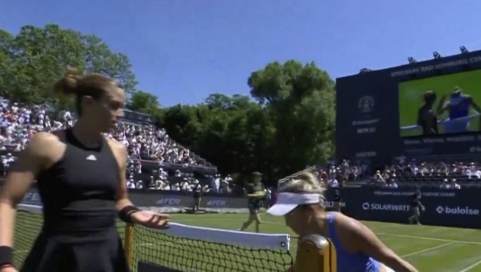 Sakkari-Putintseva, scintille in campo e tensione alla stretta di mano a Bad Homburg