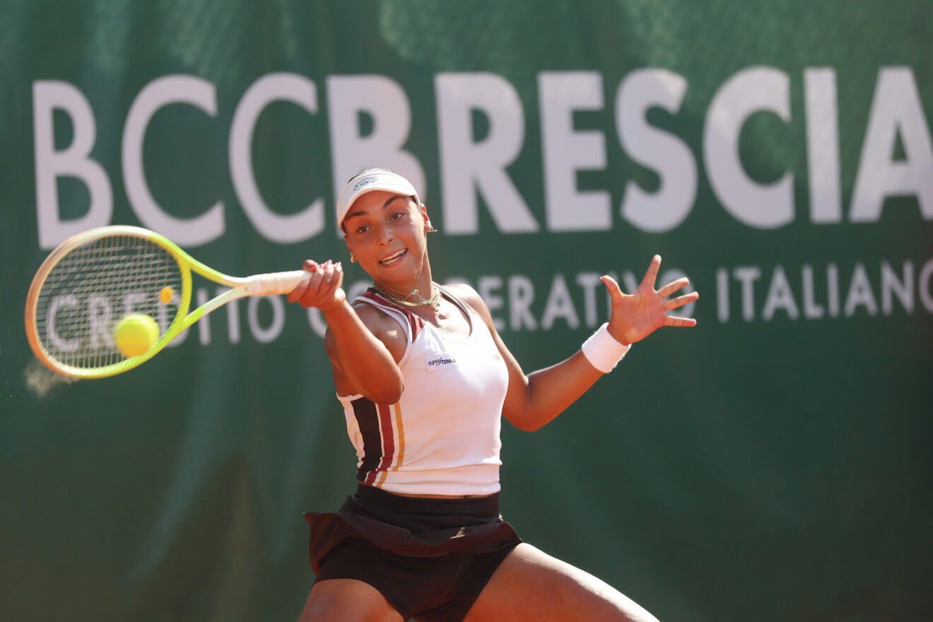 Jennifer Ruggeri, marchigiana classe 2003, ha superato il primo turno degli Internazionali femminili di tennis BCC Brescia (foto Felice Calabr&ograve;)