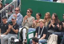 George Russell nel box di Sinner a Monte-Carlo: ospite speciale per il quarto con Auger-Aliassime