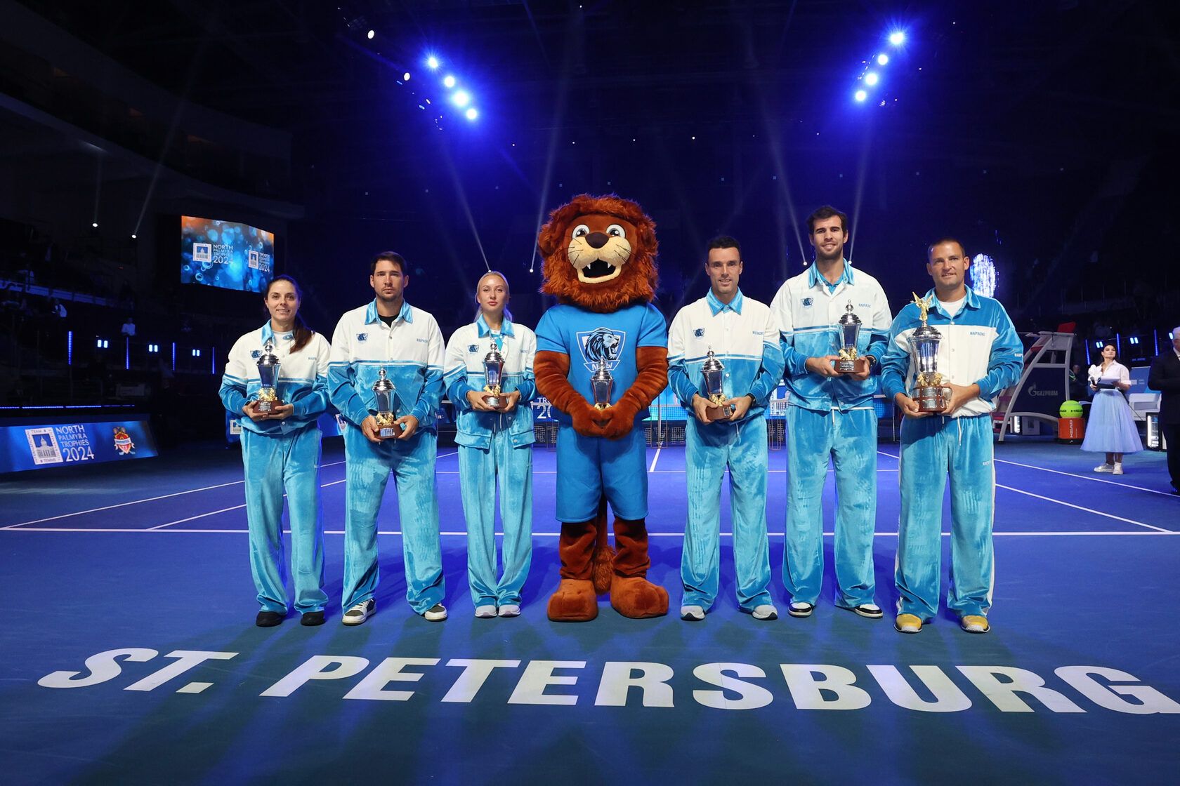 Una foto di gruppo del North Palmyra Trophy