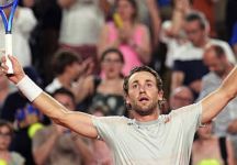 Dal tennis universitario al circuito ITF: la scommessa di Maes e Ganchev. ATP, arriva il congedo di paternità. Il servizio militare che interrompe le carriere dei sudcoreani. Pegula rinuncia a Singapore dopo 19 partite in poco più di un mese