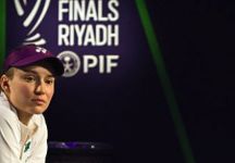 Rybakina rifiuta la foto con il CEO WTA e scoppia la polemica. Pam Shriver attacca: “Inimmaginabile”