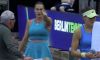 Caos e polemiche a Berlino: il match di Sabalenka sospeso per le condizioni del campo (Video)