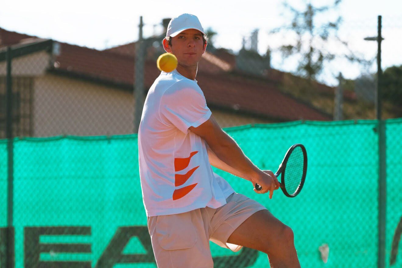 Stefanos Sakellaridis, classe 2004 da Atene, &egrave; uno degli ultimi talenti arrivati al Piatti Tennis Center