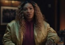 Serena WIlliams ha brillato negli spot del SuperBowl, mentre Osaka non ha perso lo spettacolo di Rihanna (Video)