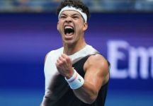 US Open, Shelton domina Tsitsipas e lancia la sfida ad Alcaraz: “Servirà un tennis speciale”. Tstsipas “Il tennis sta perdendo varietà” (Video)