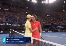 Sinner batte anche Tsitsipas: vittoria in due set nell’ultima esibizione pre-Australian Open (Video)