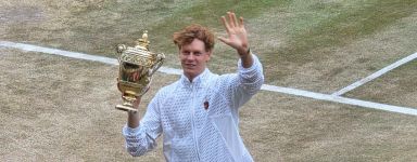 IMMENSO SINNER! Rimonta un set ad uno Zverev scatenato al servizio, vince Wimbledon per il secondo anno di fila