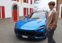 Jannik Sinner:  alla scoperta della Ferrari a Maranello (Video)