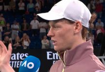 Jannik Sinner dopo l’accesso alle semifinali degli Australian Open: “Non so come ho fatto a recuperare quel tiebreak. Avevo un po’ di aria nella pancia, forse ho mangiato qualcosa di sbagliato” (Video della partita e intervista)