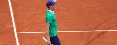 Sinner in controllo, batte Rublev in tre set e centra i quarti a Roland Garros. Ora c’è la sorpresa Bublik