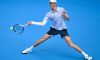 Sinner supera Mannarino in un match dai due volti (interrotto per quasi tre ore per la pioggia). È nei quarti al Masters 1000 di Cincinnati