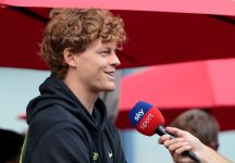 Sinner ha presentato la sua fondazione: “Lavoreremo su sport e istruzione, voglio ricambiare quello che il tennis mi ha dato. Parto per Pechino, mi sento bene fisicamente”