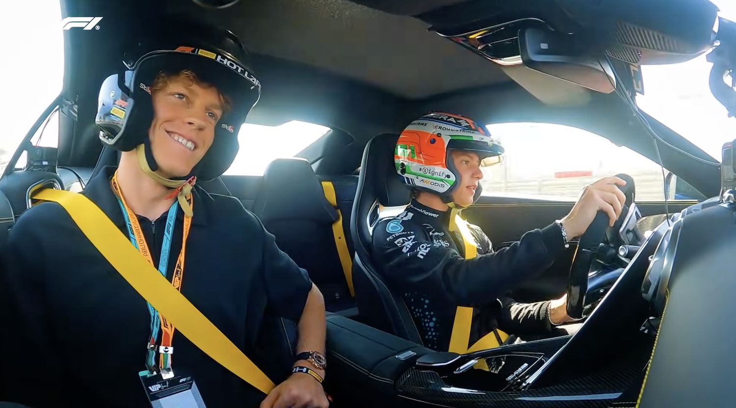 Sinner e Antonelli in auto ad Abu Dhabi