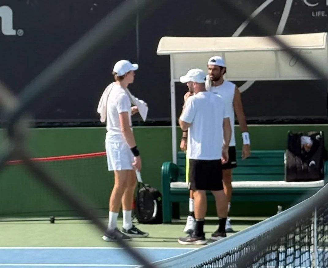 Jannik e Matteo in campo a Dubai