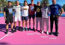 Francesco Passaro ringrazia Jannik Sinner e il Team per le due settimane di allenamento ad Alicante. Per Jannik partenza per l’Australia ai primi di gennaio