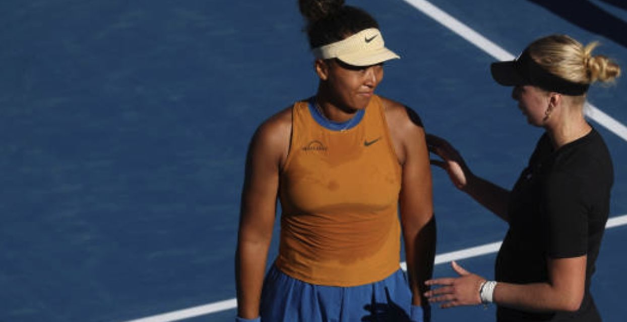 Naomi Osaka si ritira dopo aver vinto il primo set - foto Getty images