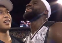 Cincinnati, Tiafoe vince a dieci giorni dall’operazione. Tien scherza: “Quell’intervento era finto” (Video)
