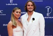 Tsitsipas sogna un futuro alternativo con Badosa: “Fuggiamo insieme e vendiamo cereali”