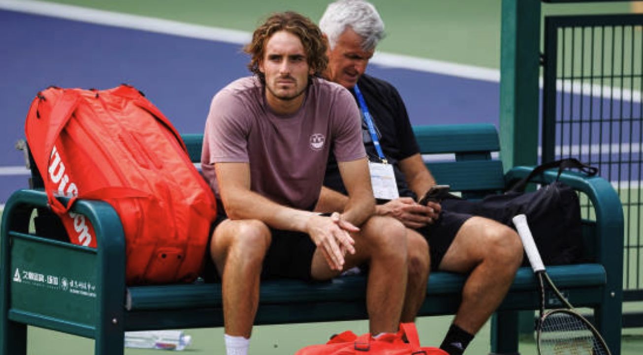 Auto di Tsitsipas segnalata a 210 km/h: arriva la versione ufficiale. Alla guida c'era il padre Apostolos