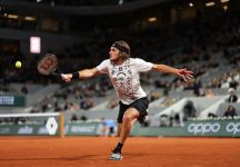 Roland Garros: Lorenzo Musetti ci fa sognare per due set poi cede alla distanza contro Stefanos Tsitsipas