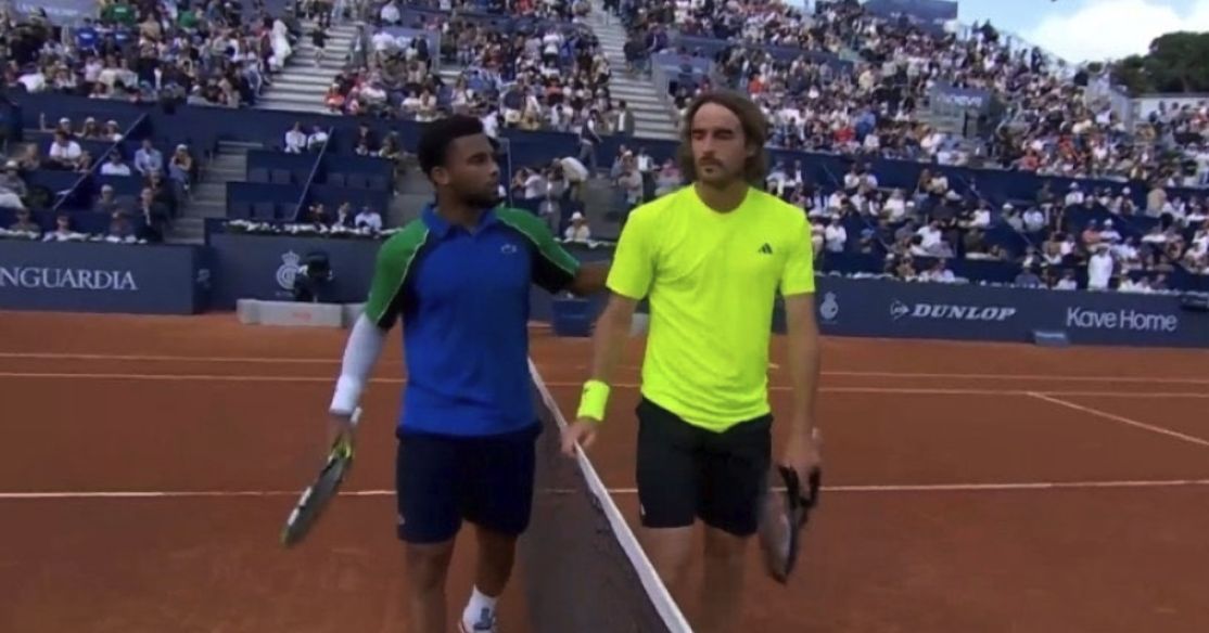 Tsitsipas è stato costretto al ritiro per problemi alla schiena