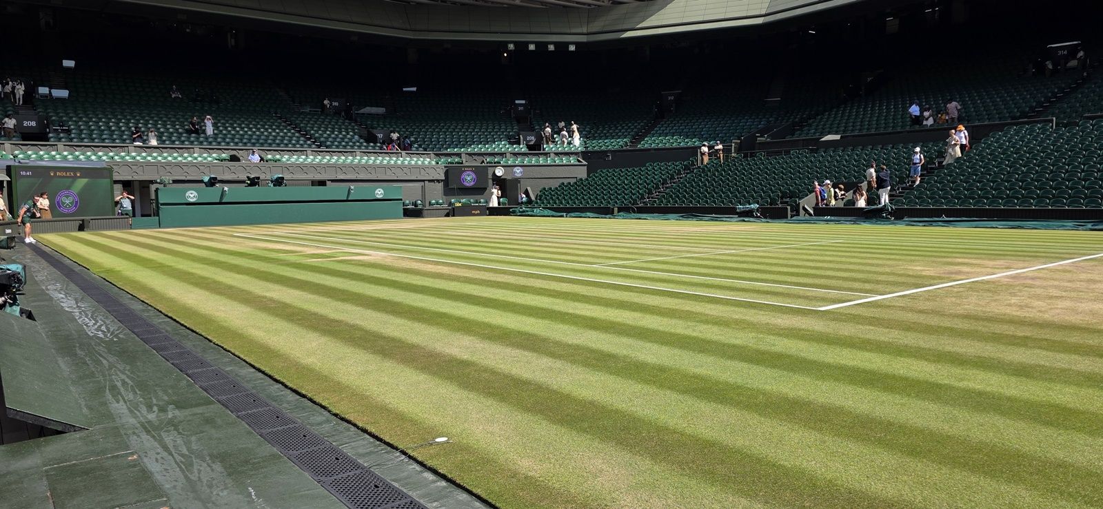 Il Centre Court di Wimbledon la mattina prima della finale 2026