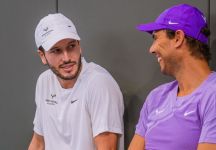 Sebastián Yatra “sbarca” nel mondo del Tennis con l’aiuto di Rafa Nadal (Video)